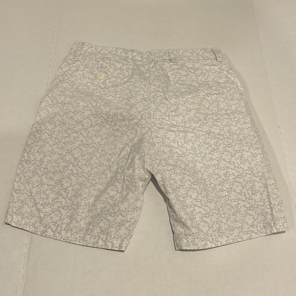 Old Navy White and Gray Floral Shorts - Picture 2 of 3